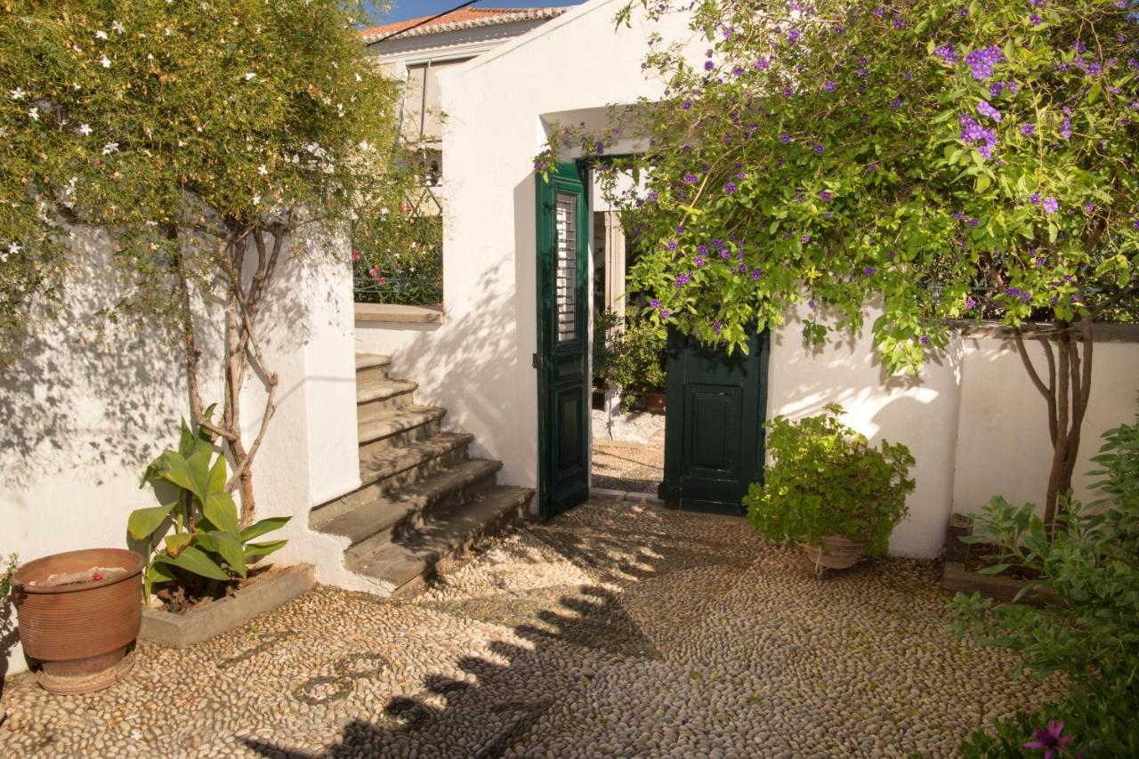 1861 Mansion Spetses Villa Eksteriør billede