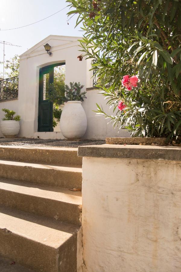 1861 Mansion Spetses Villa Eksteriør billede